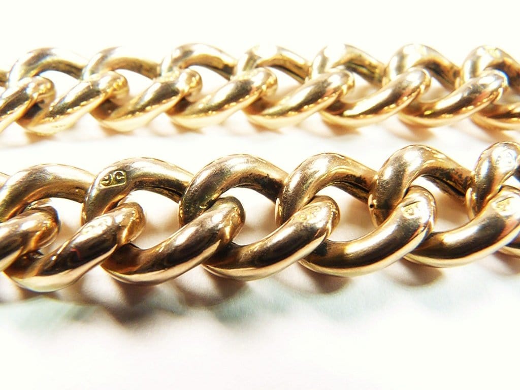 9c Gold Engraved Bracelet