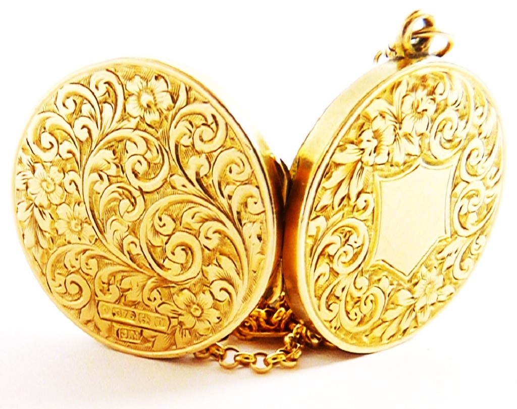 1900s Fully Hallmarked 375 Gold Locket Necklace