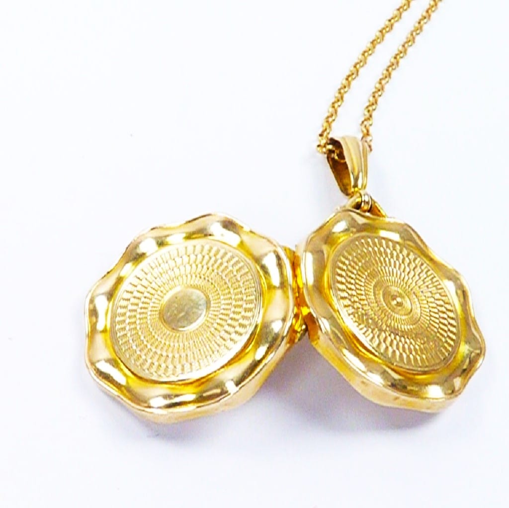 9ct Gold Antique Locket Necklace