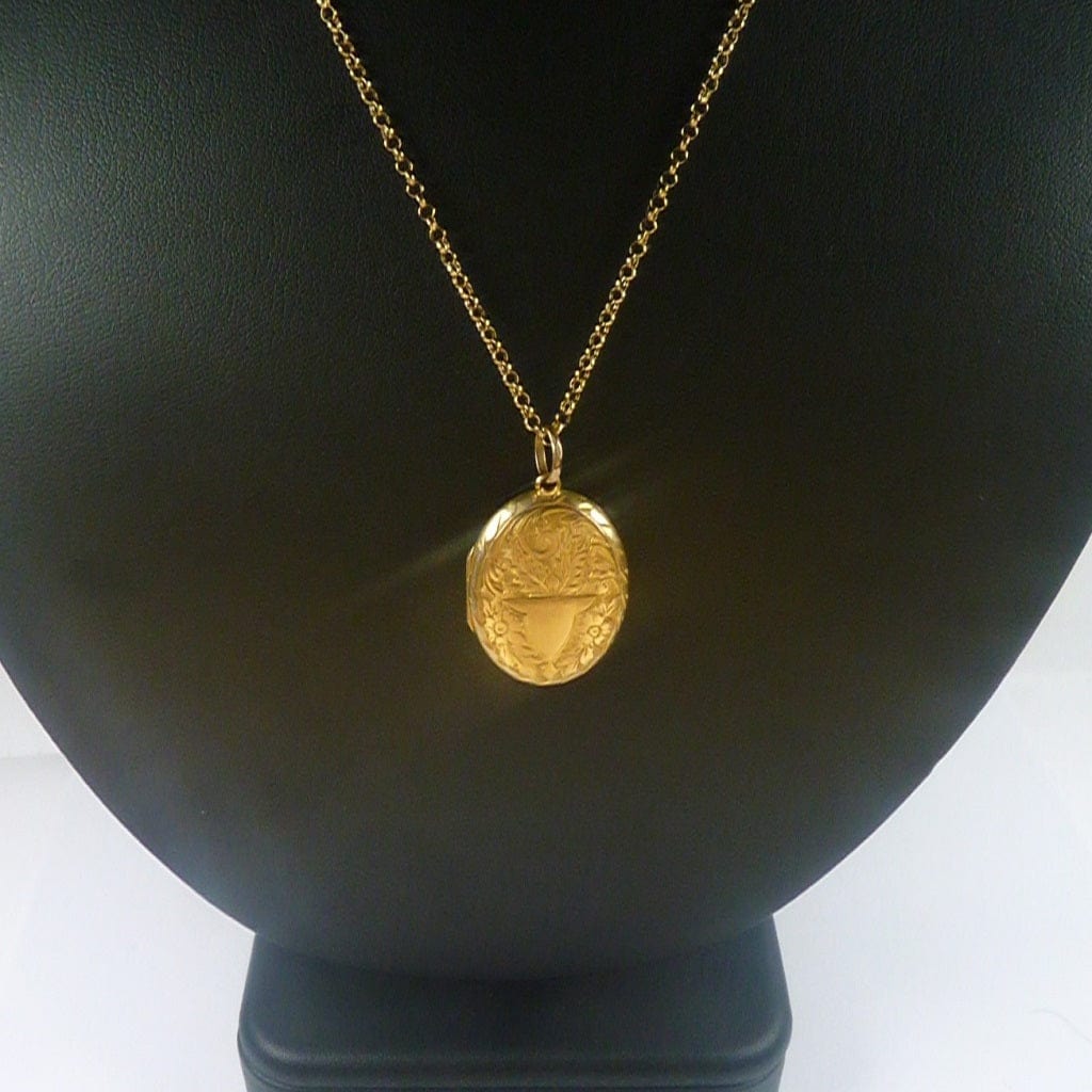 9ct Gold Locket Pendant Necklace