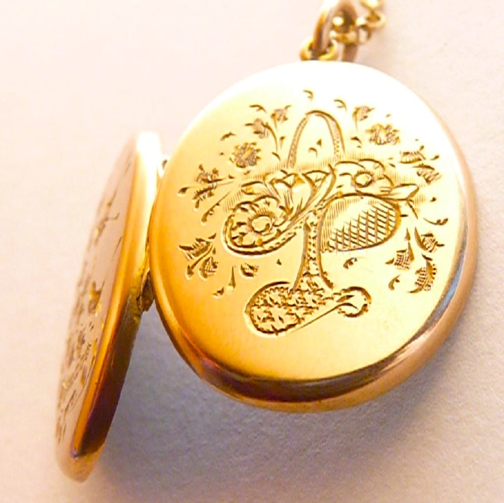 Hallmarked 9ct Antique Gold Locket