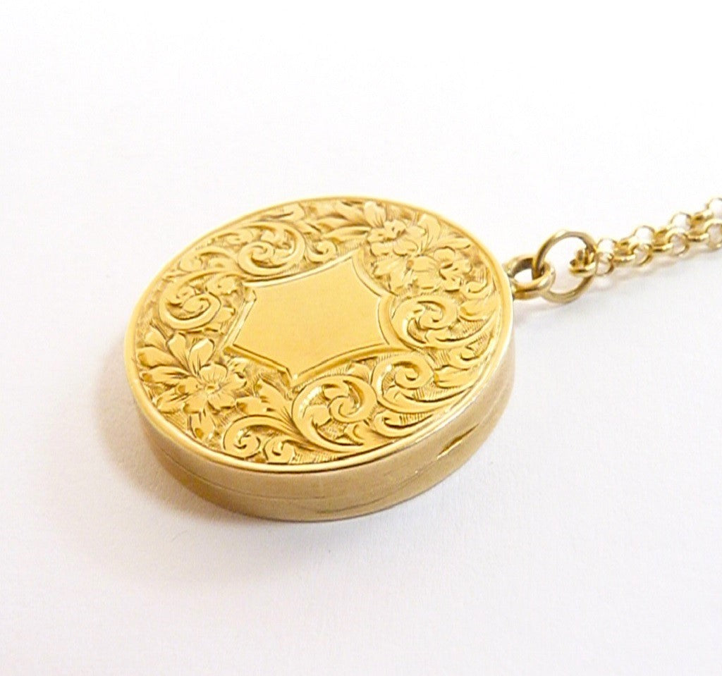 High Quality Solid Gold Antique Locket Necklace