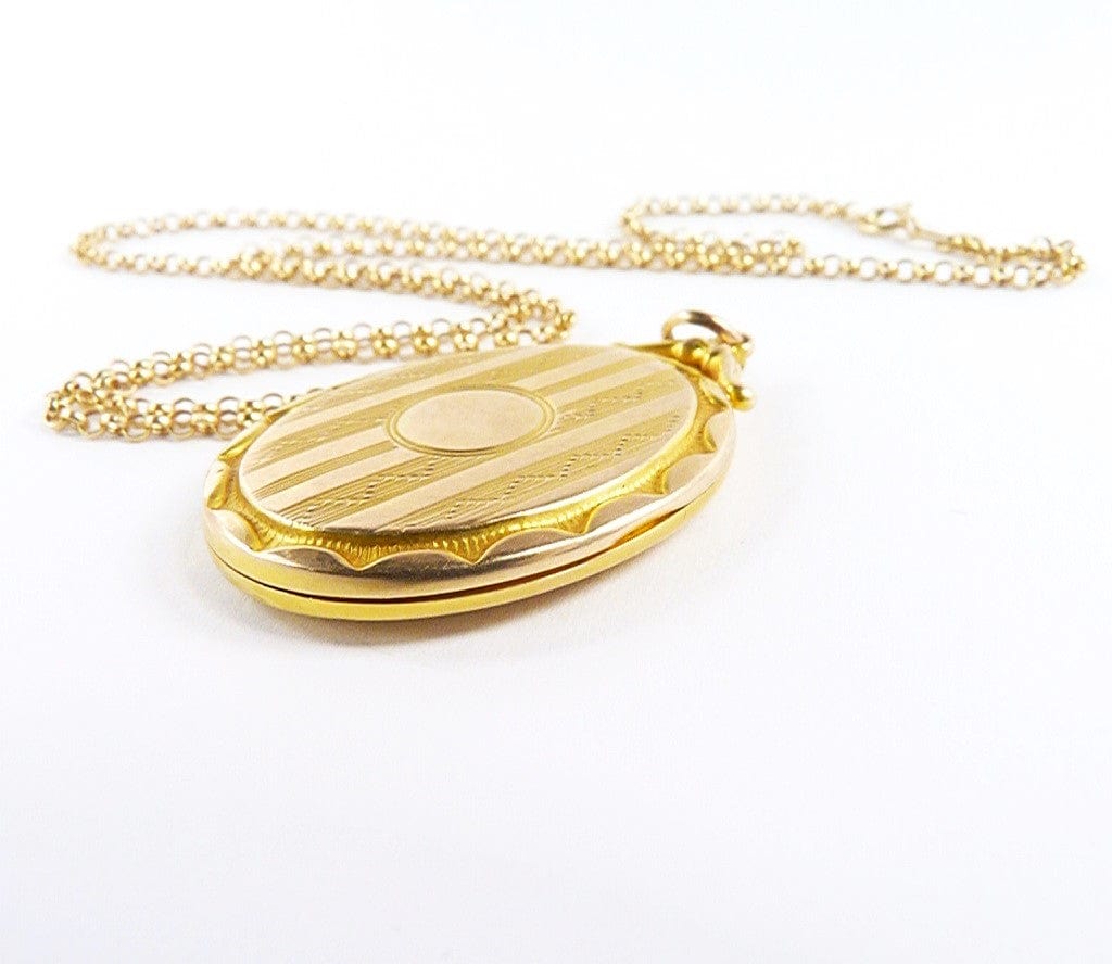 Linear Fluted Solid Gold Locket