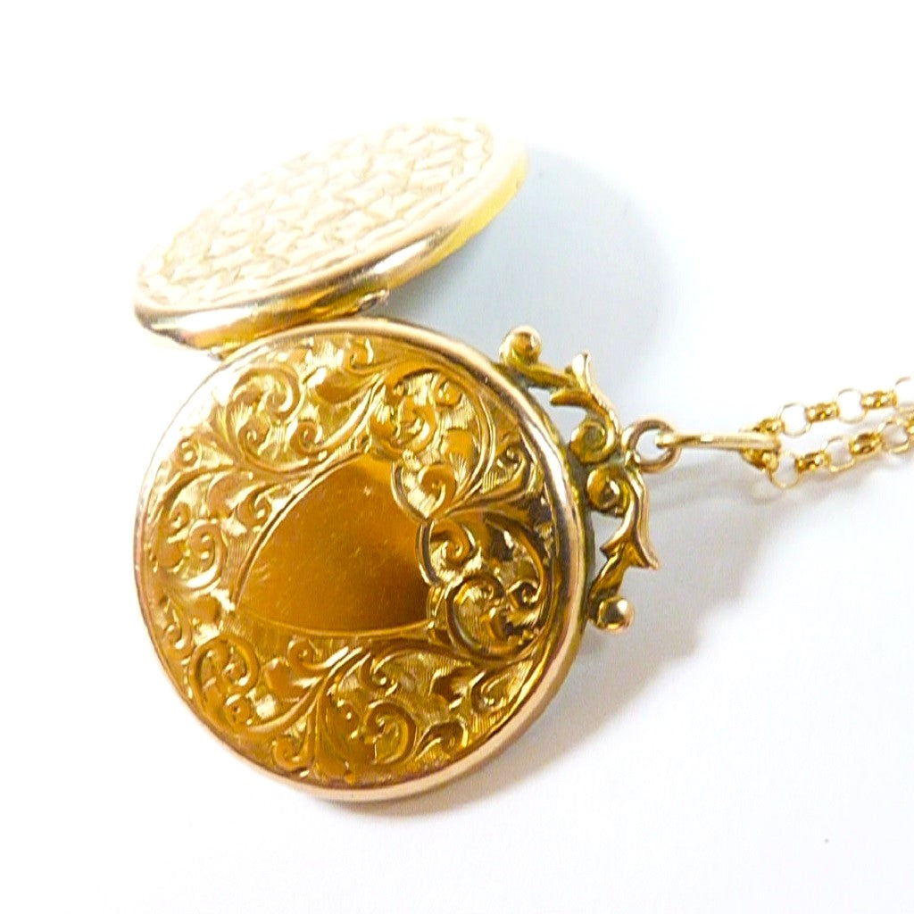 Ornately Engraved Antique 375 Gold Locket