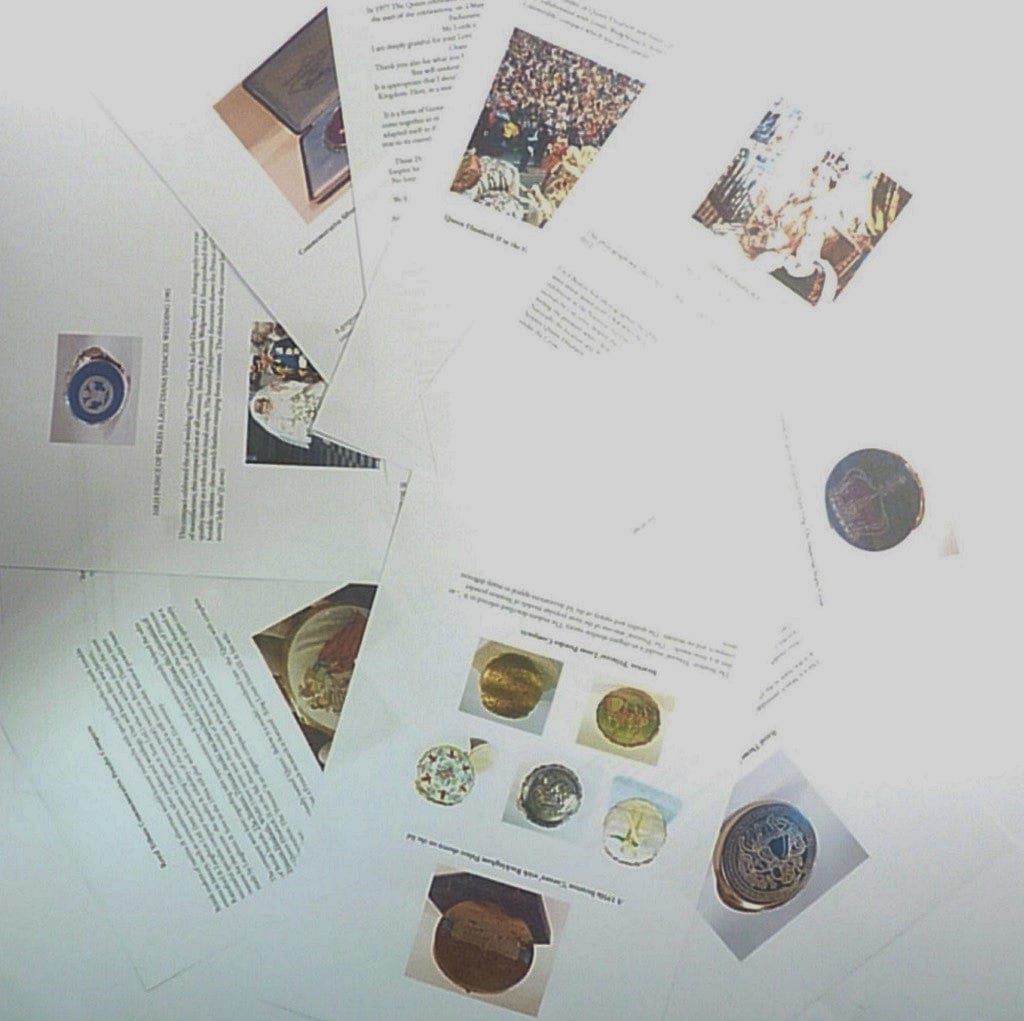 Royal Themed Stratton Brand Powder Compact History