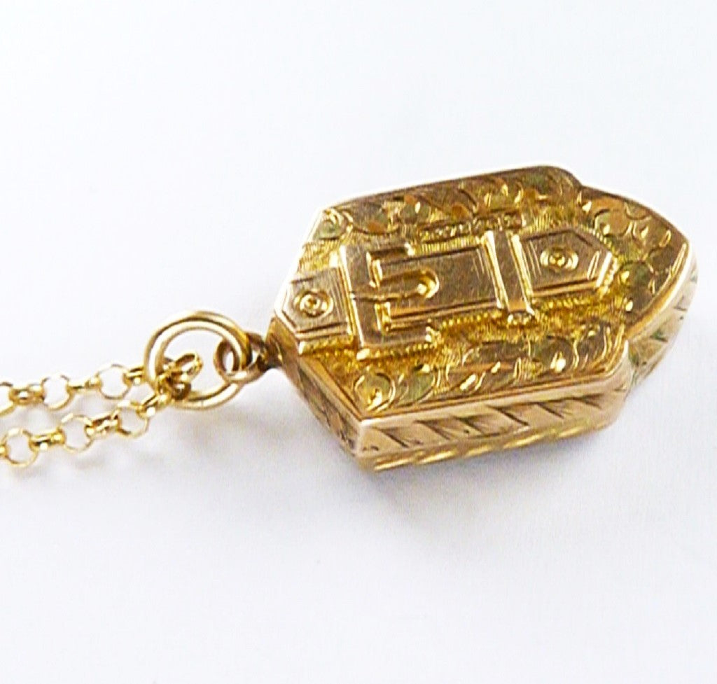 Solid Gold Pendant Necklace