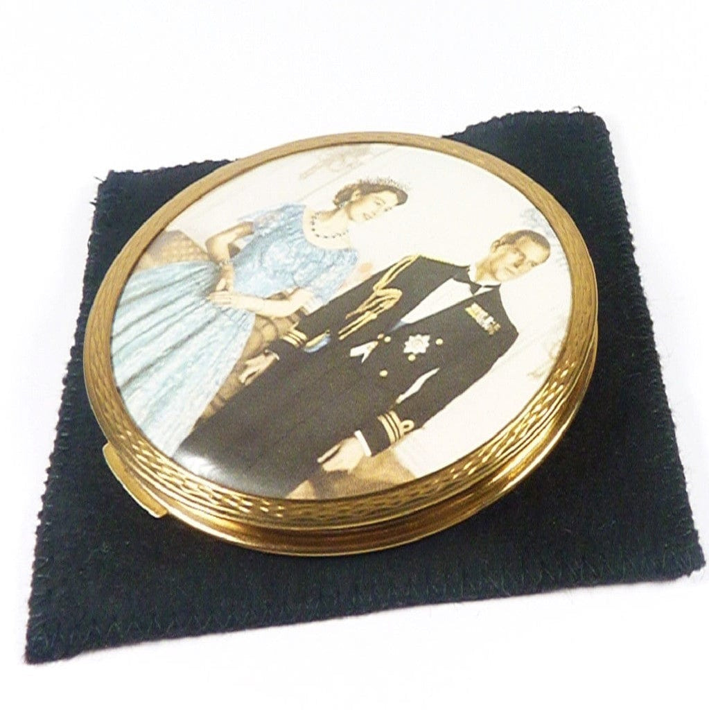 Unused Queen Elizabeth Stratton Compact