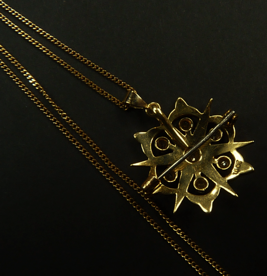 15 Carat Gold Star Pendant