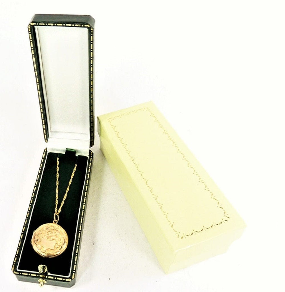 Antique 9ct Gold Pendant With 18 Inch Necklace