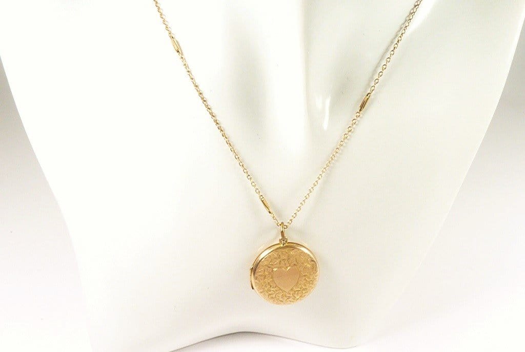 Hallmarked Gold Pendant Necklace