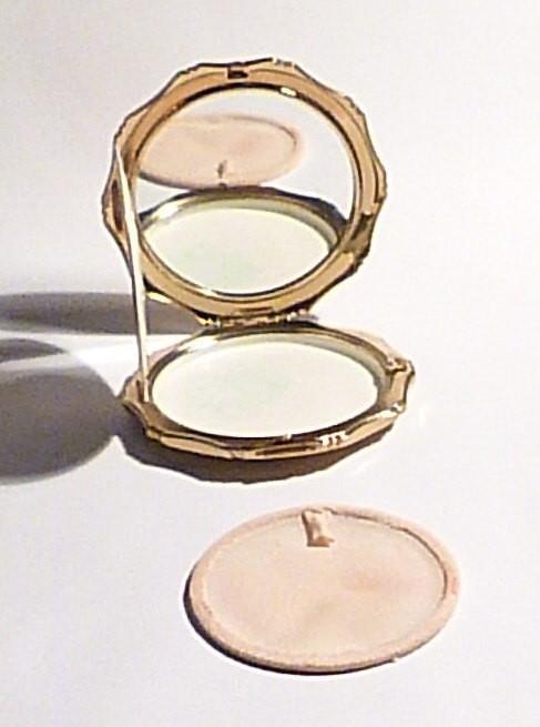Vintage Kigu powder compacts for sale powder mirror compacts bridesmaids gifts - The Vintage Compact Shop