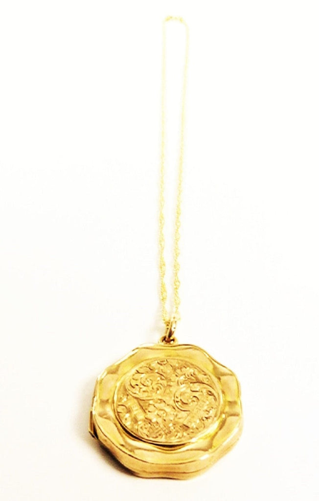 Ornate 1910s Hallmarked Yellow Gold Locket