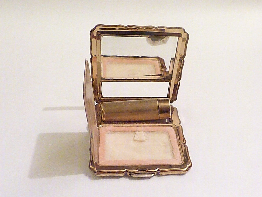 Rare Stratton powder compacts rare Stratton "Lipstick Royale" enamel compacts 1950s compact mirrors romantic scene compacts valentines gifts - The Vintage Compact Shop