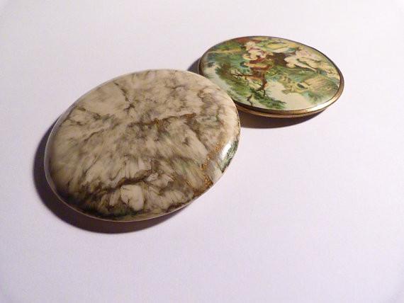 Rare celluloid compact French romantic pastoral scene powder compact 1930s - The Vintage Compact Shop
