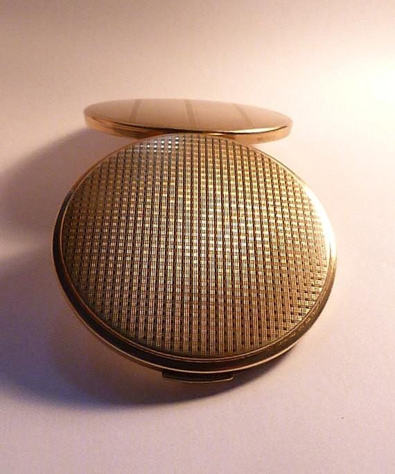Vintage bridesmaids gifts Melissa powder compacts gifts for moms / mums - The Vintage Compact Shop