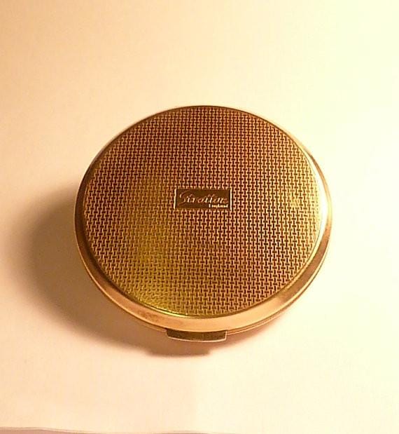 Vintage Stratton compacts gifts for sisters handbag mirrors pocket mirrors gilt - The Vintage Compact Shop