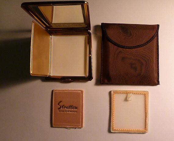 Rare Stratton Countess compact mirror unused NOS new old stock compacts 1962, 1963 / 1965 - The Vintage Compact Shop