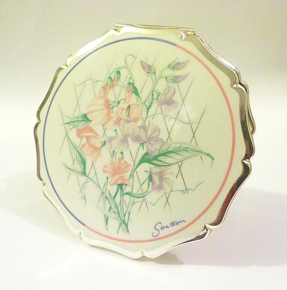 Vintage Stratton powder compact MINT CONDITION boxed enamel compact mirrors floral compacts bridesmaids compacts valentines day gifts - The Vintage Compact Shop
