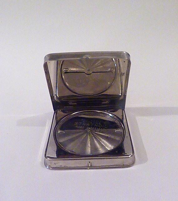 Antique celluloid compacts Stratnoid compact mirror SS Mona's Queen free world wide shipping - The Vintage Compact Shop