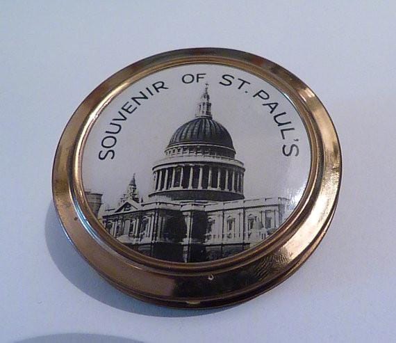 Vintage compact mirrors St Paul's Cathedral souvenir powder compact vintage London souvenirs 1950s UNUSED - The Vintage Compact Shop