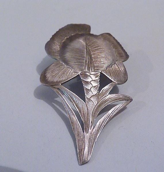 Continental sterling silver flower brooch 