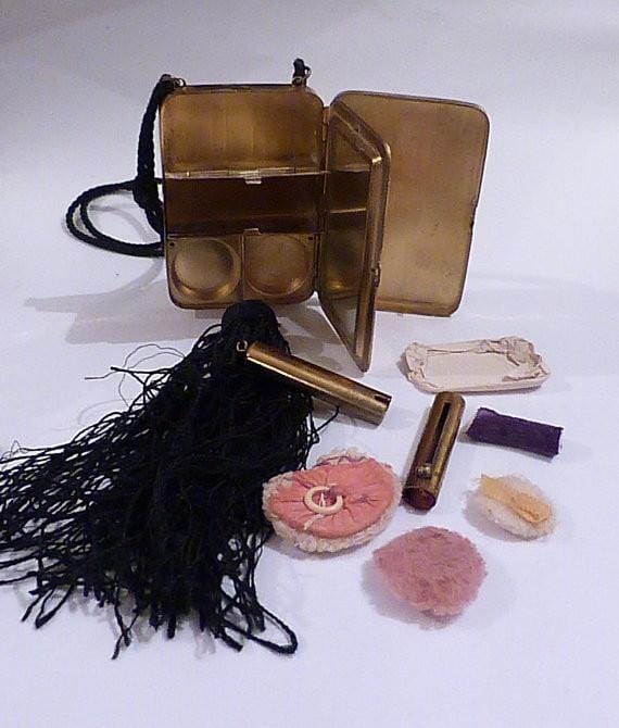 Authentic 'flapper' gifts roaring twenties minaudière necessaire vanity cases 1920s - The Vintage Compact Shop